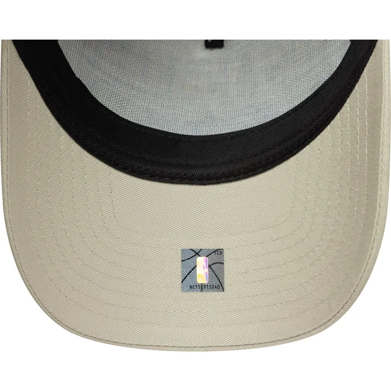 beige-og-violet-trucker-kasket-e-frame-script-fra-los-angeles-lakers-nba-fra-new-era