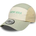 new-era-runner-tech-justerbar-beige-og-gron-buet-kasket
