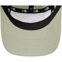 new-era-runner-tech-justerbar-beige-og-gron-buet-kasket