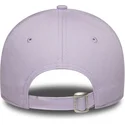 violet-justerbar-kvindekasket-med-buet-skygge-og-violet-los-angeles-dodgers-mlb-logo-9forty-league-essential-fra-new-era