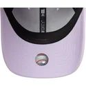 violet-justerbar-kvindekasket-med-buet-skygge-og-violet-los-angeles-dodgers-mlb-logo-9forty-league-essential-fra-new-era
