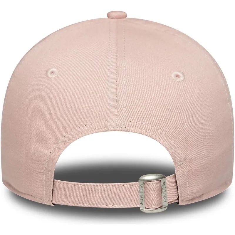 lyserod-justerbar-curved-kasket-til-kvinder-med-hvidt-logo-9forty-league-essential-fra-new-york-yankees-mlb-fra-new-era