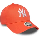 new-era-new-york-yankees-mlb-9forty-league-essential-justerbar-orange-kvindekasket-med-buet-skygge