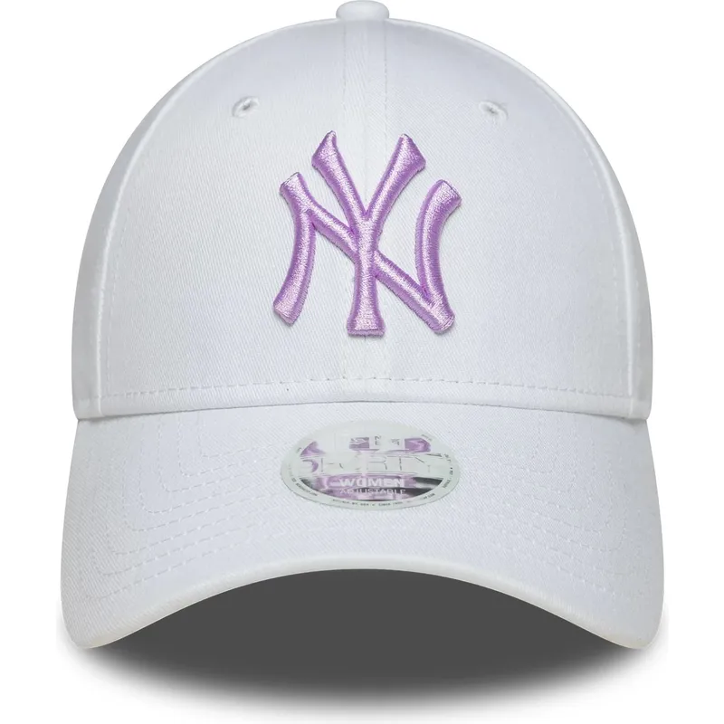 hvid-justerbar-curved-kasket-til-kvinder-med-violet-logo-9forty-league-essential-fra-new-york-yankees-mlb-fra-new-era