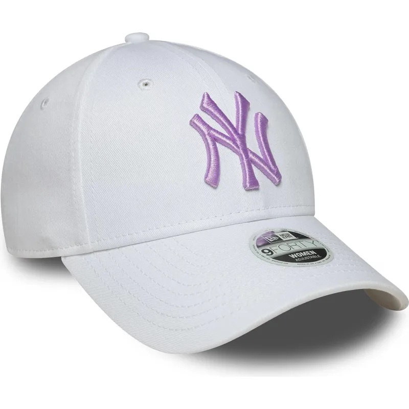 hvid-justerbar-curved-kasket-til-kvinder-med-violet-logo-9forty-league-essential-fra-new-york-yankees-mlb-fra-new-era