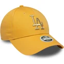 9forty-metallic-logo-los-angeles-dodgers-mlb-gul-justerbar-kvindehat-med-buet-skygge-fra-new-era