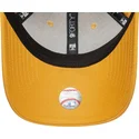 9forty-metallic-logo-los-angeles-dodgers-mlb-gul-justerbar-kvindehat-med-buet-skygge-fra-new-era