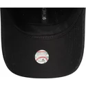 sort-justerbar-kvindekasket-med-buet-skygge-og-sort-new-york-yankees-mlb-9twenty-broderilogo-fra-new-era