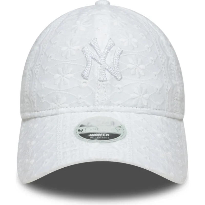 hvid-justerbar-buet-kasket-til-kvinder-med-hvidt-logo-9twenty-broderie-fra-new-york-yankees-mlb-fra-new-era