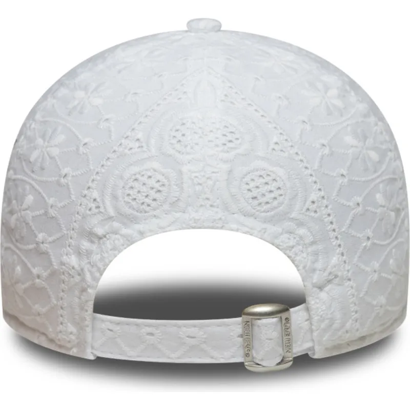 hvid-justerbar-buet-kasket-til-kvinder-med-hvidt-logo-9twenty-broderie-fra-new-york-yankees-mlb-fra-new-era