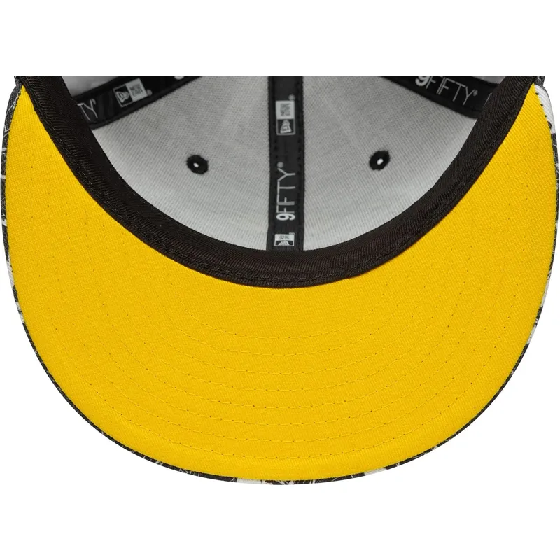 flad-sort-snapback-kasket-til-dreng-9fifty-all-over-print-fra-batman-dc-comics-fra-new-era