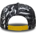 sort-flad-skygge-snapback-kasket-til-drenge-9fifty-all-over-print-med-batman-dc-comics-fra-new-era