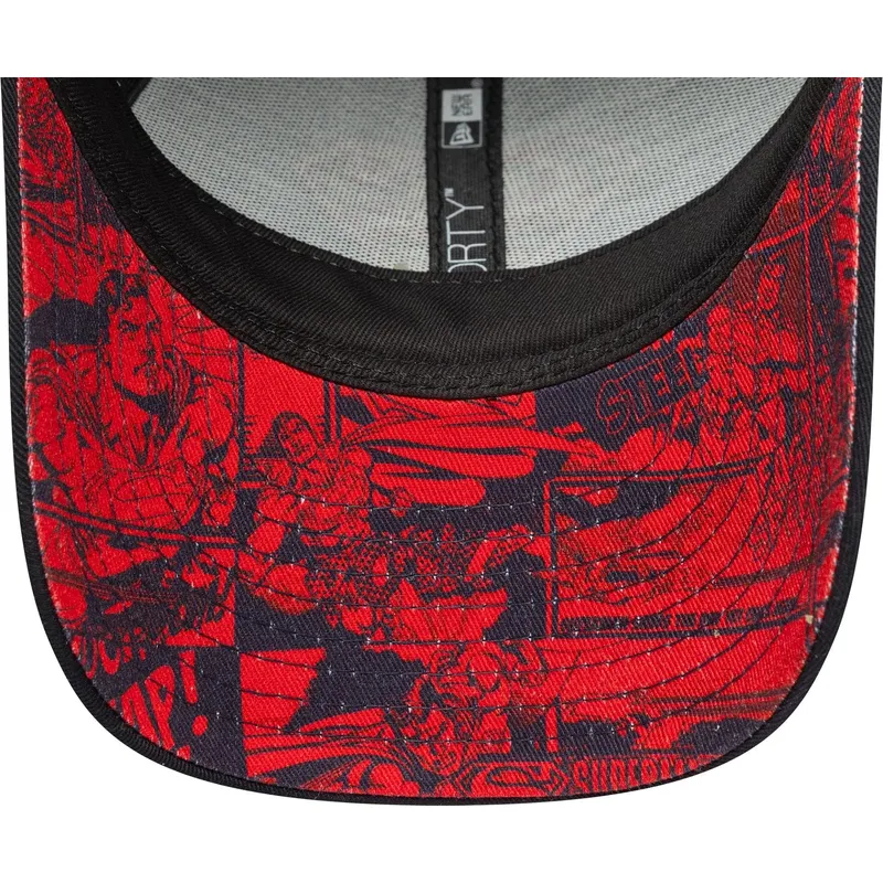 justerbar-marinebla-buet-kasket-til-dreng-9forty-all-over-print-af-superman-dc-comics-fra-new-era