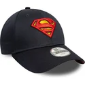 justerbar-morkebla-buet-kasket-til-drenge-9forty-all-over-print-med-superman-dc-comics-fra-new-era