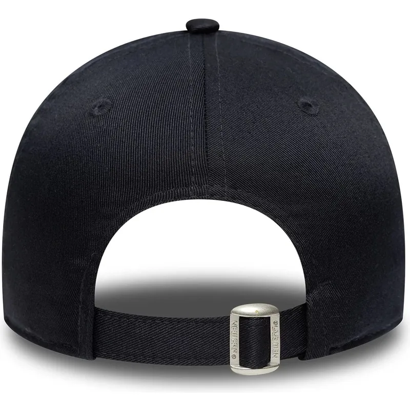 justerbar-marinebla-buet-kasket-til-dreng-9forty-all-over-print-af-superman-dc-comics-fra-new-era