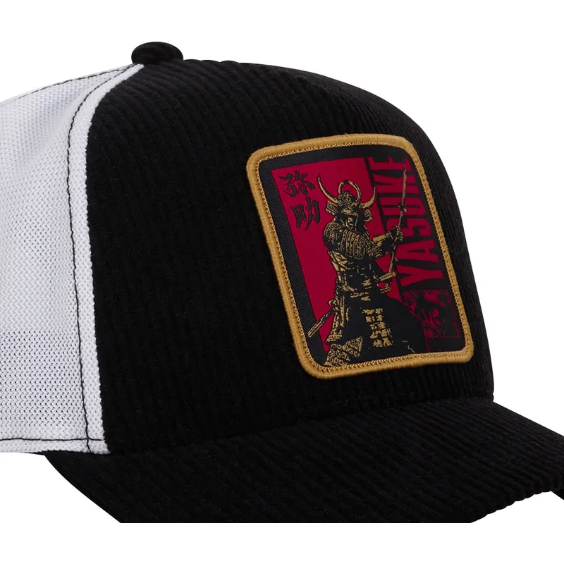 yasuke-yas2-assassin-s-creed-sort-og-hvid-trucker-kasket-fra-capslab