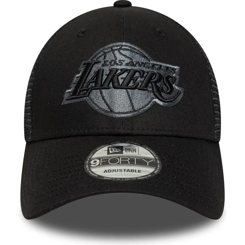 justerbar-sort-trucker-kasket-med-grat-logo-9forty-fra-los-angeles-lakers-nba-fra-new-era