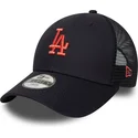 marinebla-justerbar-truckerkasket-til-dreng-med-rodt-logo-9forty-homefield-los-angeles-dodgers-mlb-fra-new-era