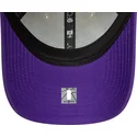 buet-beige-og-violet-justerbar-kasket-9forty-contrast-patch-fra-los-angeles-lakers-nba-fra-new-era
