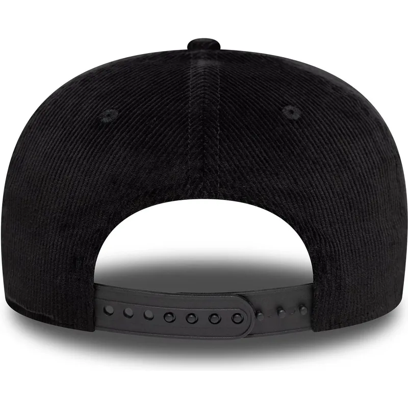 sort-snapback-kasket-med-buet-skygge-9fifty-cord-precurved-fra-mclaren-racing-formula-1-fra-new-era