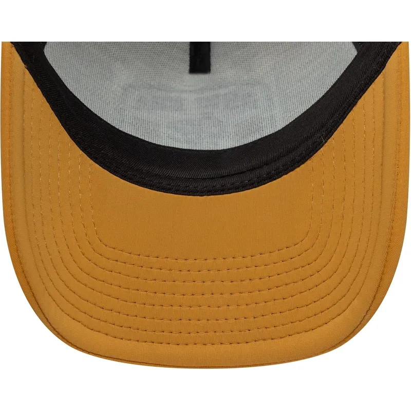 beige-trucker-kasket-a-frame-graphic-patch-fra-new-era