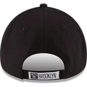 justerbar-sort-buet-kasket-til-drenge-9forty-the-league-brooklyn-nets-nba-fra-new-era