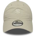 beige-justerbar-9twenty-mini-logo-washed-new-york-yankees-mlb-kasket-fra-new-era