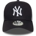marinebla-og-hvid-a-frame-multi-patch-new-york-yankees-mlb-trucker-cap-fra-new-era