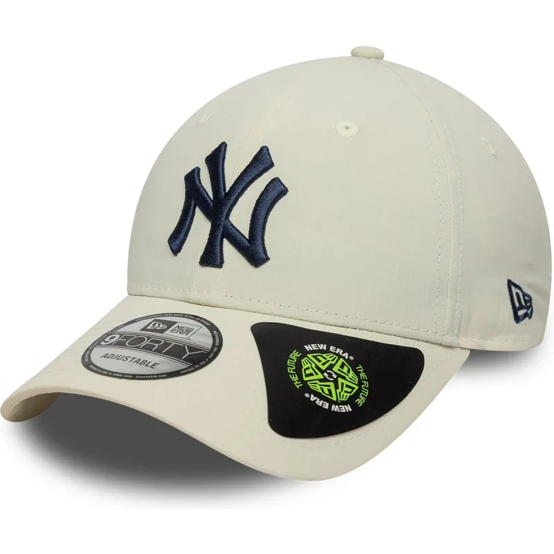 buet-beige-justerbar-kasket-med-marinebla-logo-9forty-recycled-fra-new-york-yankees-mlb-fra-new-era