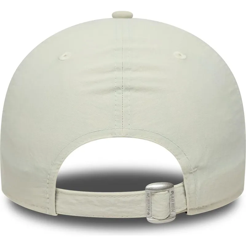 beige-justerbar-buet-kasket-med-marineblat-logo-9forty-recycled-af-new-york-yankees-mlb-fra-new-era