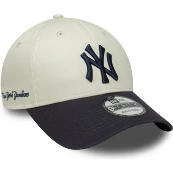 Buet kasket beige og marineblå justerbar 9FORTY Side Script fra New York Yankees MLB fra New Era