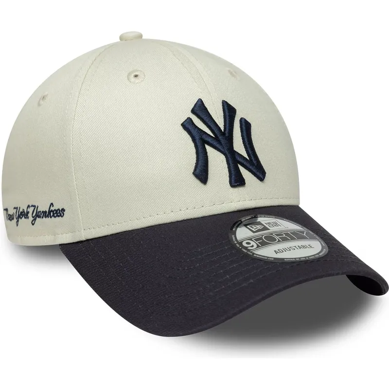 buet-kasket-beige-og-marinebla-justerbar-9forty-side-script-fra-new-york-yankees-mlb-fra-new-era