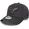 gra-buet-snapback-kasket-med-grat-logo-e-frame-tonal-outline-af-chicago-bulls-nba-fra-new-era