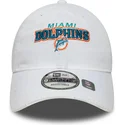 hvid-justerbar-buet-kasket-9twenty-washed-distress-fra-miami-dolphins-nfl-fra-new-era