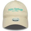 beige-justerbar-trucker-kasket-til-kvinder-9twenty-city-fra-palm-springs-byer-og-strande-af-new-era