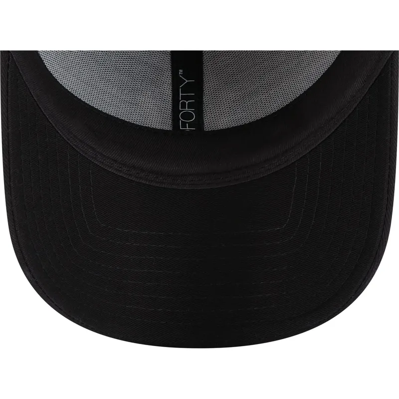 buet-sort-justerbar-kasket-til-kvinder-9forty-metallic-logo-fra-new-york-yankees-mlb-fra-new-era