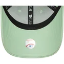new-era-new-york-yankees-mlb-9forty-metallic-logo-gron-justerbar-kvindekasket-med-buet-skygge-og-gront-logo