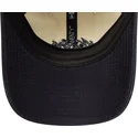 beige-og-marinebla-justerbar-kvindekasket-9twenty-fra-new-era