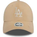 beige-justerbar-kvindehat-med-buet-skygge-9forty-velour-diamante-los-angeles-dodgers-mlb-fra-new-era