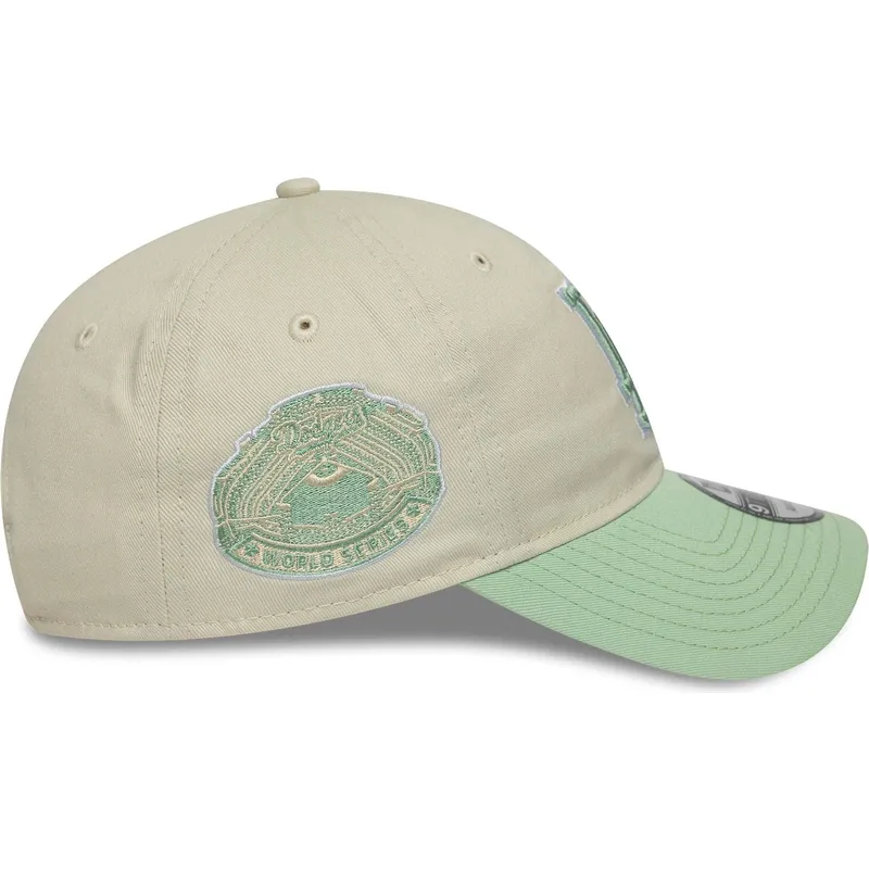 buet-beige-og-gron-justerbar-kasket-til-kvinder-9twenty-world-series-cooperstown-fra-los-angeles-dodgers-mlb-fra-new-era