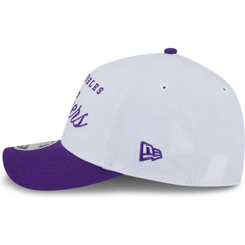 hvid-og-violet-buet-kasket-snapback-9forty-m-crown-draft-2025-fra-los-angeles-lakers-nba-fra-new-era