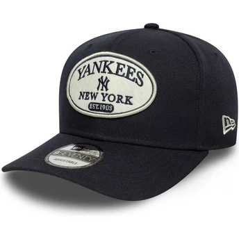 Marineblå buet snapback 9SEVENTY Stretch Snap Patch kasket fra New York Yankees MLB fra New Era