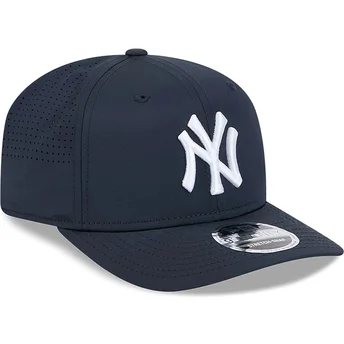 New Era New York Yankees MLB 9SEVENTY Stretch Snap Perf marineblå buet snapback kasket