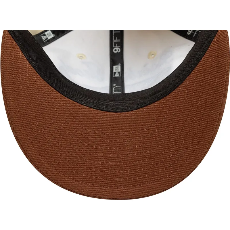 justerbar-brun-buet-kasket-9fifty-retro-crown-outdoor-fishing-club-fra-new-era