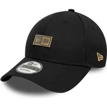 Justerbar sort buet kasket 9FORTY Badge fra New Era