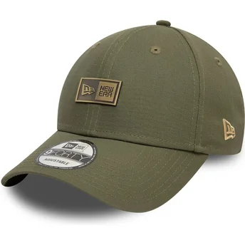 Justerbar grøn 9FORTY Badge kasket fra New Era
