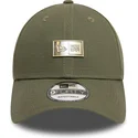 justerbar-gron-9forty-badge-kasket-fra-new-era