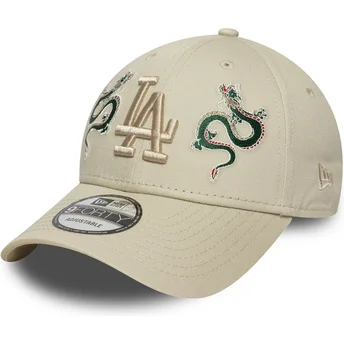 Beige justerbar buet kasket med beige logo 9FORTY Icon Dragon Los Angeles Dodgers MLB fra New Era