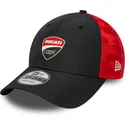 sort-og-rod-justerbar-kurvet-kasket-9forty-logo-fra-ducati-motor-motogp-fra-new-era