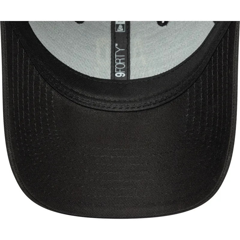 sort-justerbar-kurvet-kasket-9forty-metallic-champ-fra-ufc-ultimate-fighting-championship-and-still-fra-new-era